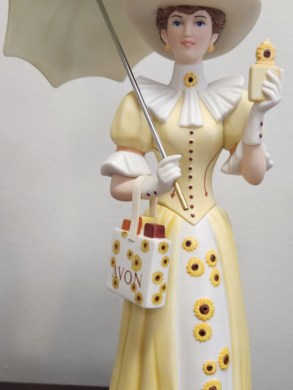 Avon Mrs. Albee Figurine 2012-2013